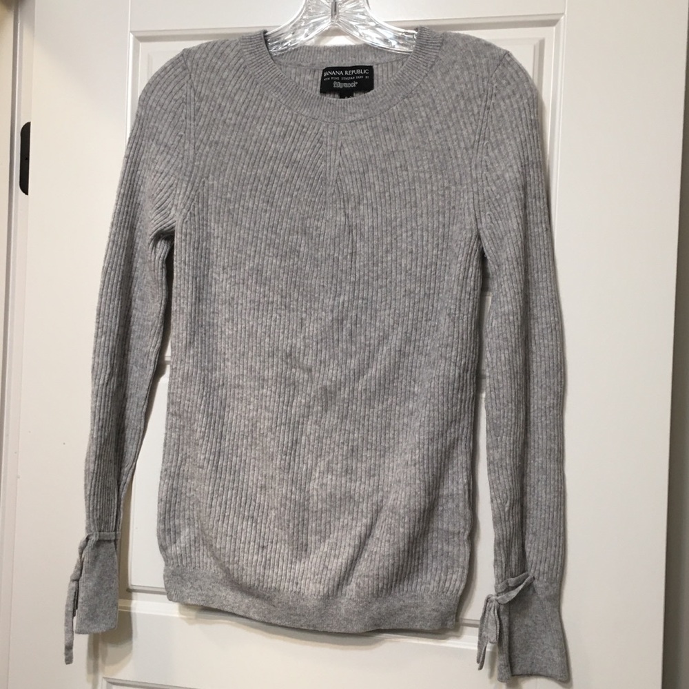 Banana Republic wrist-tie merino sweater, S